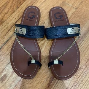 Cute summer sandals with chain
